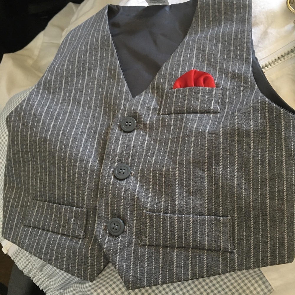 FINAL MARKDOWN LITTLE Boys’ Vest (24 Months)